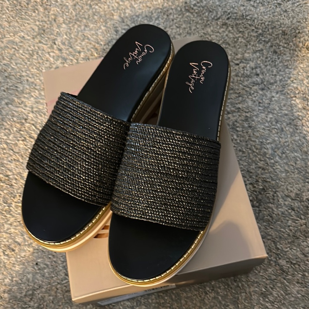 Black and Tan Women's Slide Sandals